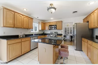 30 Elinora Dr, Wanaque, NJ 07465 - Photo 8