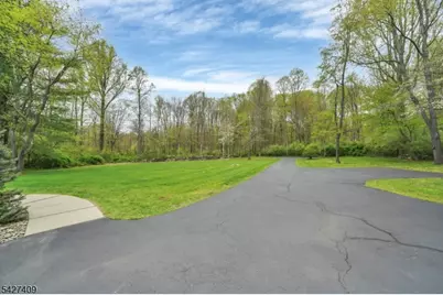 5 Fieldstone Dr, Washington Township, NJ 07853 - Photo 46