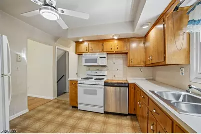 75 W Oakland Ave, Oakland, NJ 07436 - Photo 12