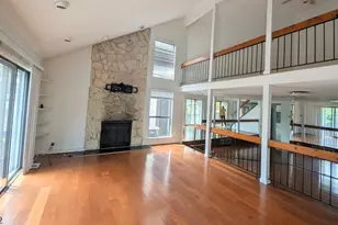 516 Westgate Dr, Edison, NJ 08820 - Photo 2