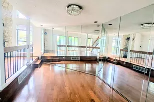 516 Westgate Dr, Edison, NJ 08820 - Photo 8