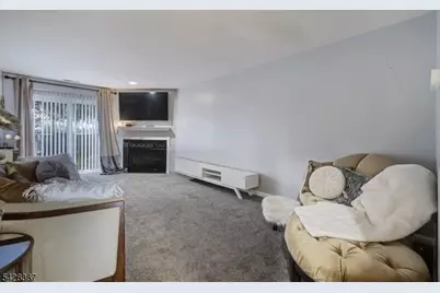34 Saffron Dr, Lumberton Twp., NJ 08048 - Photo 4