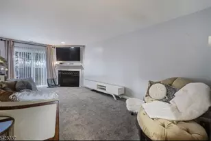 34 Saffron Dr, Lumberton Twp., NJ 08048 - Photo 4