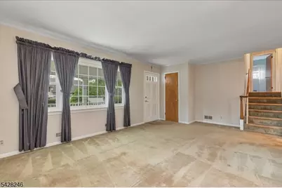 27 Fraley Dr, Franklin Township, NJ 08873 - Photo 4