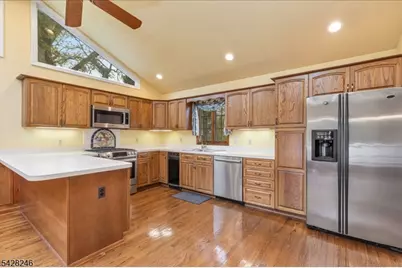 27 Fraley Dr, Franklin Township, NJ 08873 - Photo 12