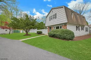 14 Parker Rd, Mount Arlington, NJ 07856 - Photo 2
