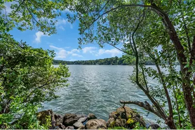 29 Air Castle Isle, Hopatcong, NJ 07821 - Photo 6
