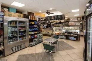 100 Manhattan Ave, Union City, NJ 07087 - Photo 16