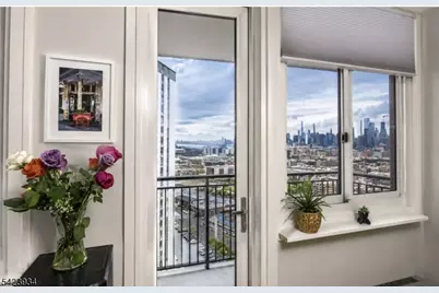 100 Manhattan Ave #1612, Union City, NJ 07087 - Photo 4