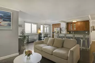100 Manhattan Ave, Union City, NJ 07087 - Photo 32