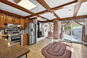 90 Hamburg Turnpike, Bloomingdale, NJ 07403 - Photo 10