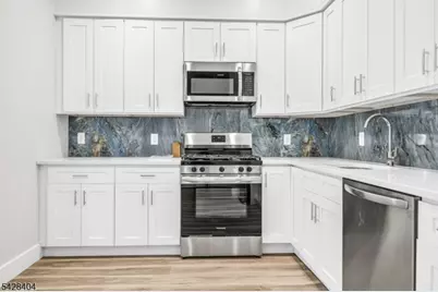 66 Mount Prospect Ave #4, Clifton, NJ 07013 - Photo 2
