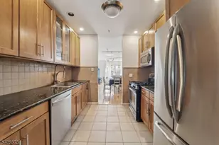 129 The Promenade, Edgewater, NJ 07020 - Photo 4