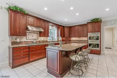 8 Waldron Dr, Bridgewater, NJ 08836 - Photo 10