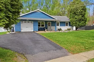 47 Pudding Stone Way, Lopatcong Township, NJ 08865 - Photo 2