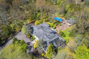 55 Janelle Ct, Bedminster Township, NJ 07921 - Photo 2