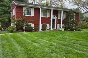 3 Perrelli Ln, Jefferson Township, NJ 07438 - Photo 2