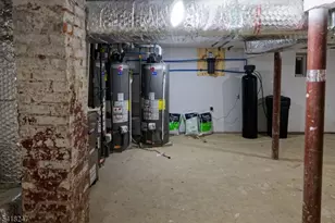 81 N Grove St, East Orange, NJ 07017 - Photo 32