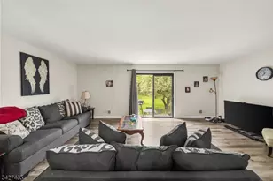 1101 Tudor Ct, Hillsborough Township, NJ 08844 - Photo 4