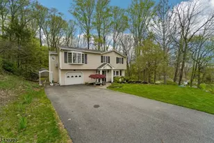 42 Scenic Dr, Green Township, NJ 07821 - Photo 2