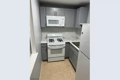 916 Stuyvesant Ave #W2, Irvington Twp., NJ 07111 - Photo 4