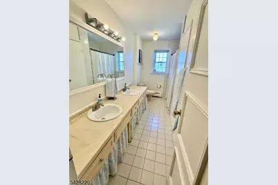 605 Grove St #D4, Clifton, NJ 07013 - Photo 14