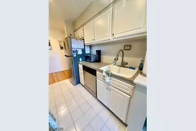 605 Grove St #D4, Clifton, NJ 07013 - Photo 8