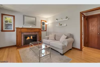 75 Hillside Ave, Berkeley Heights Township, NJ 07922 - Photo 2