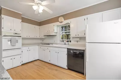 75 Hillside Ave, Berkeley Heights Township, NJ 07922 - Photo 6