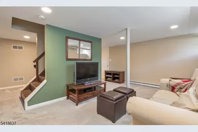 75 Hillside Ave, Berkeley Heights Township, NJ 07922 - Photo 16