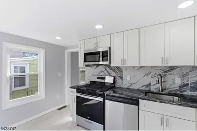 217 W Union St, Burlington City, NJ 08016 - Photo 10