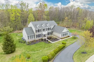 49 Sovereign Dr, Mount Olive, NJ 07836 - Photo 2