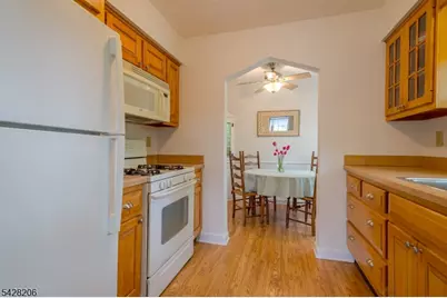 2446 Hill Rd, Scotch Plains Township, NJ 07076 - Photo 4