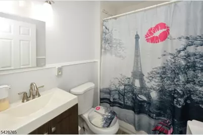 171 Ampere Pkwy, Bloomfield, NJ 07003 - Photo 18