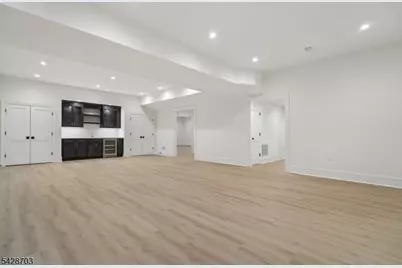 6 Benson Ct, Millburn, NJ 07078 - Photo 38
