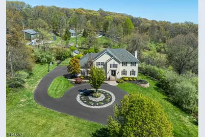 10 David Pl, Mount Olive, NJ 07836 - Photo 2