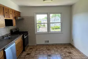 17B Garden Dr, Elmwood Park, NJ 07407 - Photo 10
