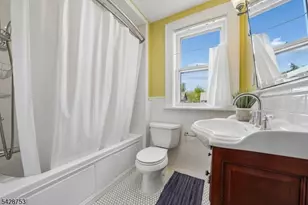 215 Inwood Ave, Montclair, NJ 07043 - Photo 36