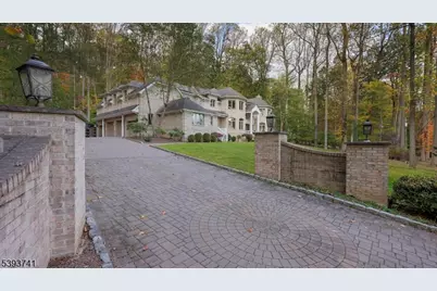 115 Old Somerset Rd, Watchung, NJ 07069 - Photo 2