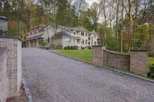 115 Old Somerset Rd, Watchung, NJ 07069 - Photo 2