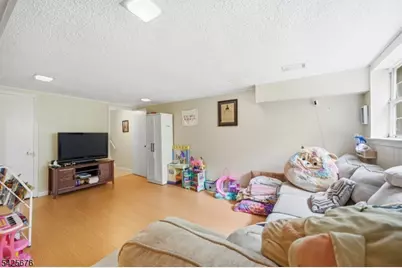 15 Dena Dr, Wanaque, NJ 07465 - Photo 10
