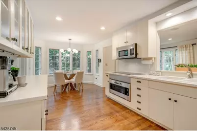 36 Cambridge Drive, Millburn Twp., NJ 07078 - Photo 16