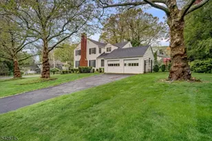 36 Cambridge Dr, Millburn Twp., NJ 07078 - Photo 4