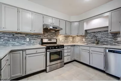 111 Castleton Rd, Montgomery Township, NJ 08540 - Photo 2