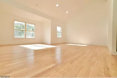 330 Winthrop Dr #303, Nutley, NJ 07110 - Photo 4
