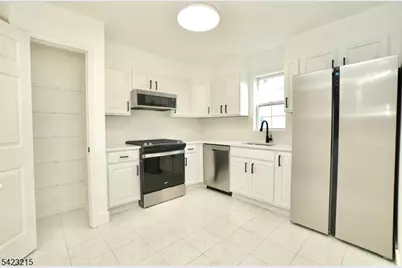 330 Winthrop Dr #303, Nutley, NJ 07110 - Photo 14