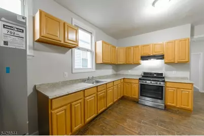 874 S 16th St, Newark, NJ 07108 - Photo 4