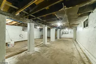 874 S 16th St, Newark, NJ 07108 - Photo 22