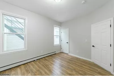 874 S 16th St, Newark, NJ 07108 - Photo 8