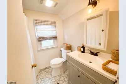 608 E Hendricks Blvd, South Plainfield, NJ 07080 - Photo 32